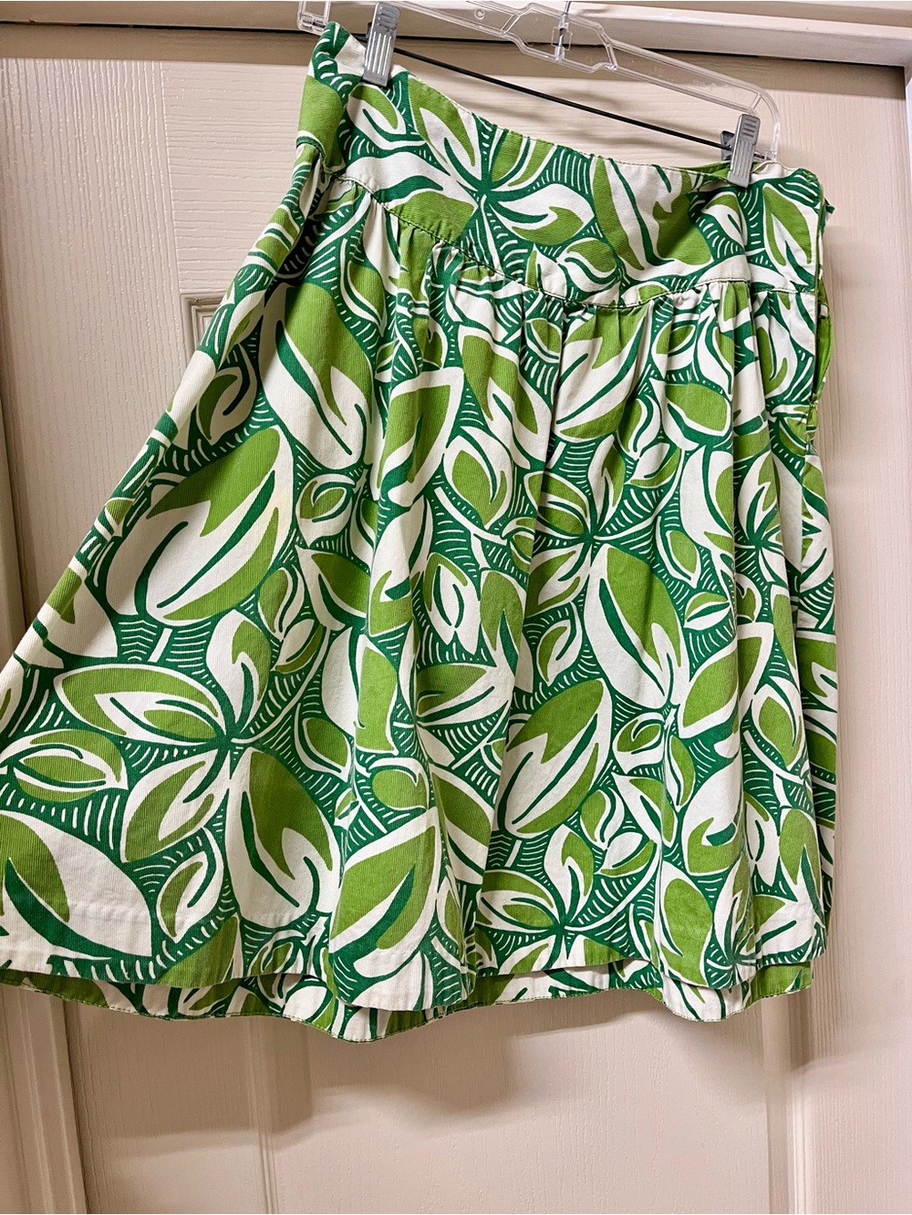 Green and White Leaf-Print Midi Skirt